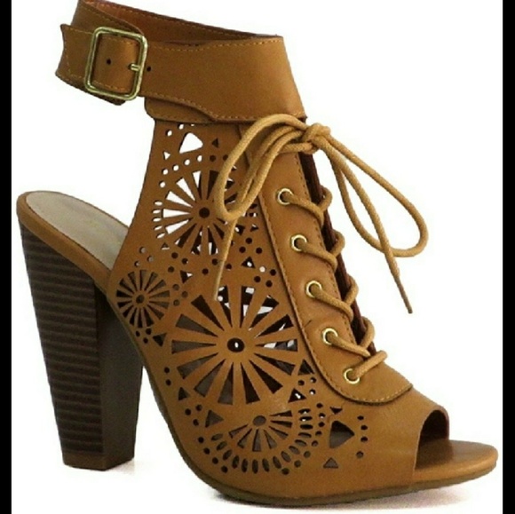 FIRM Laser Lace Up Cut Caged Peep Toe Heels NIB - Picture 5 of 6